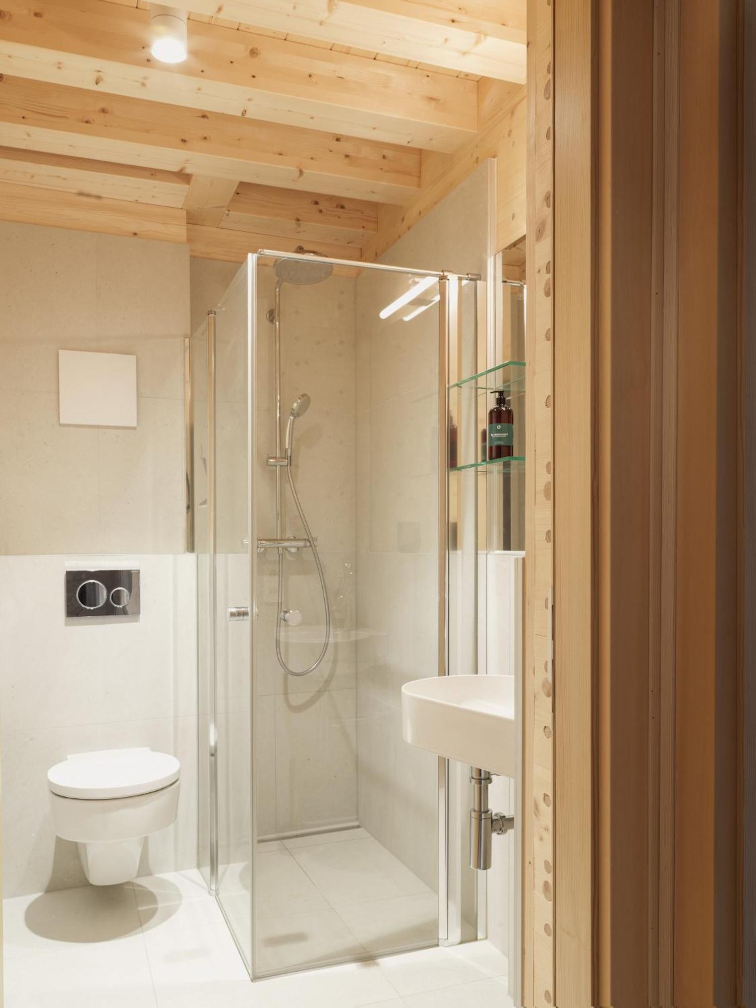 Mondholz - Urban Inn 24-7 インスブルック エクステリア 写真