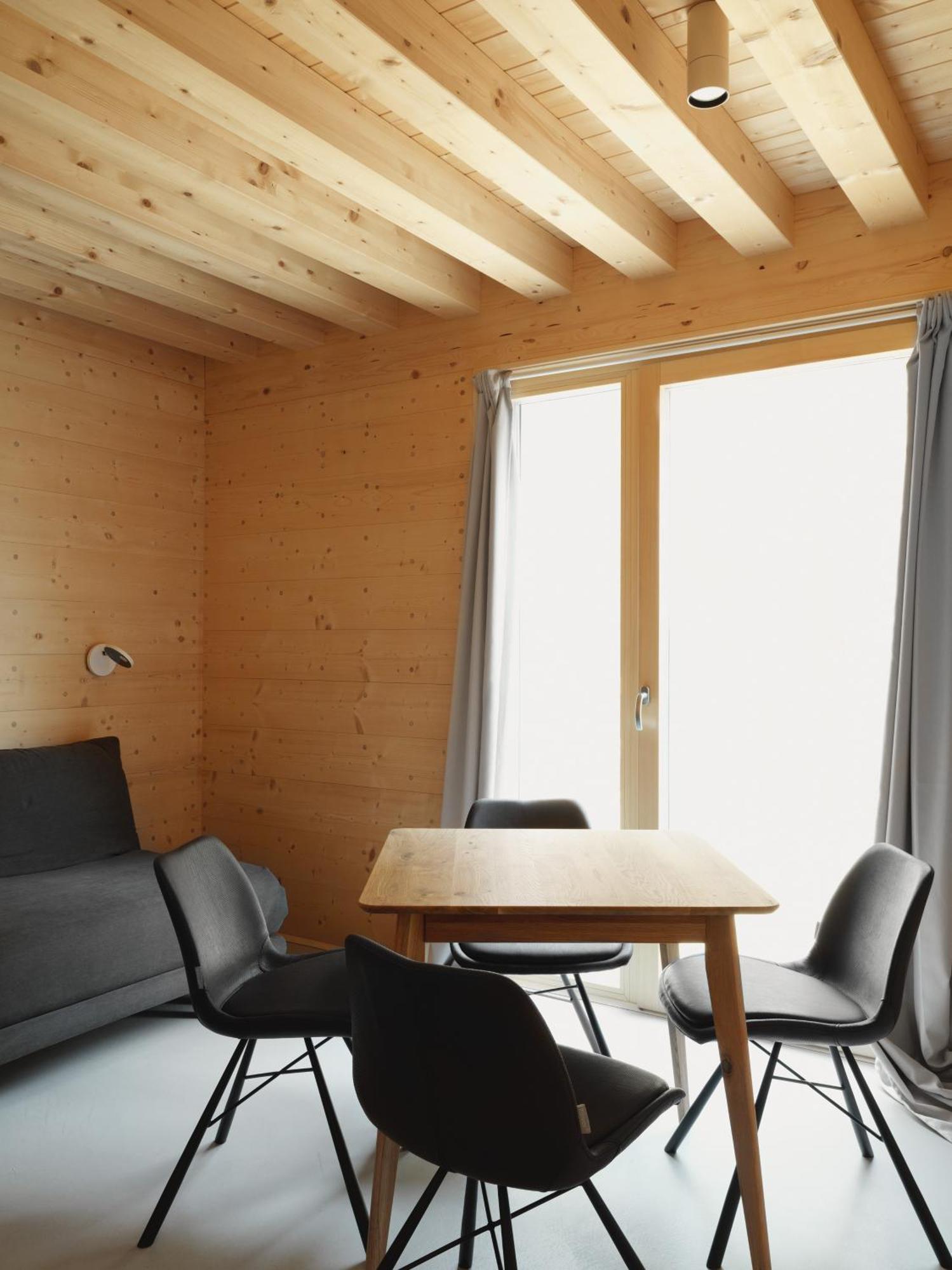 Mondholz - Urban Inn 24-7 インスブルック エクステリア 写真